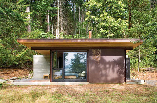 Cabane moderne dans les bois