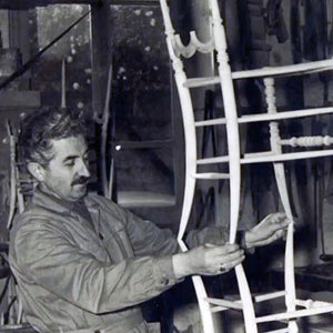 Passionné de chaises en bois…