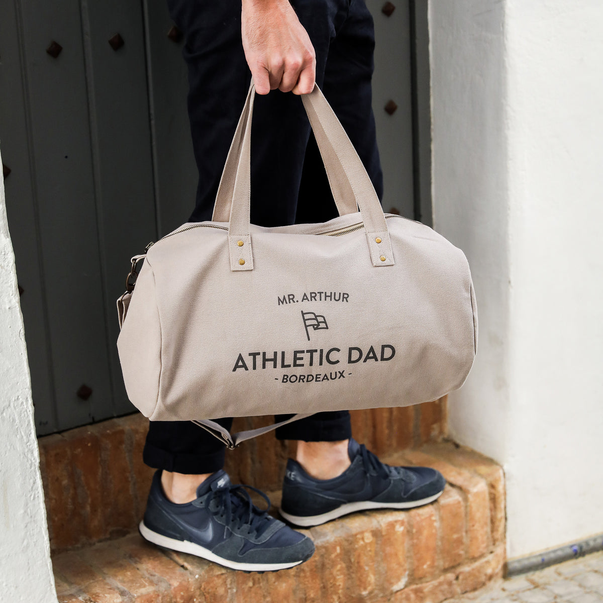 Bolso tipo polo personalizable y moderno